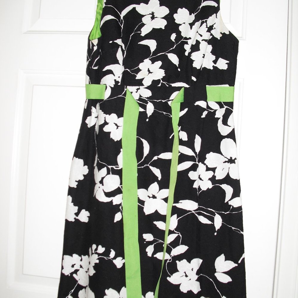 K Petites Black and White Floral Dress with Green Ribbon "Belt" - Size 10P